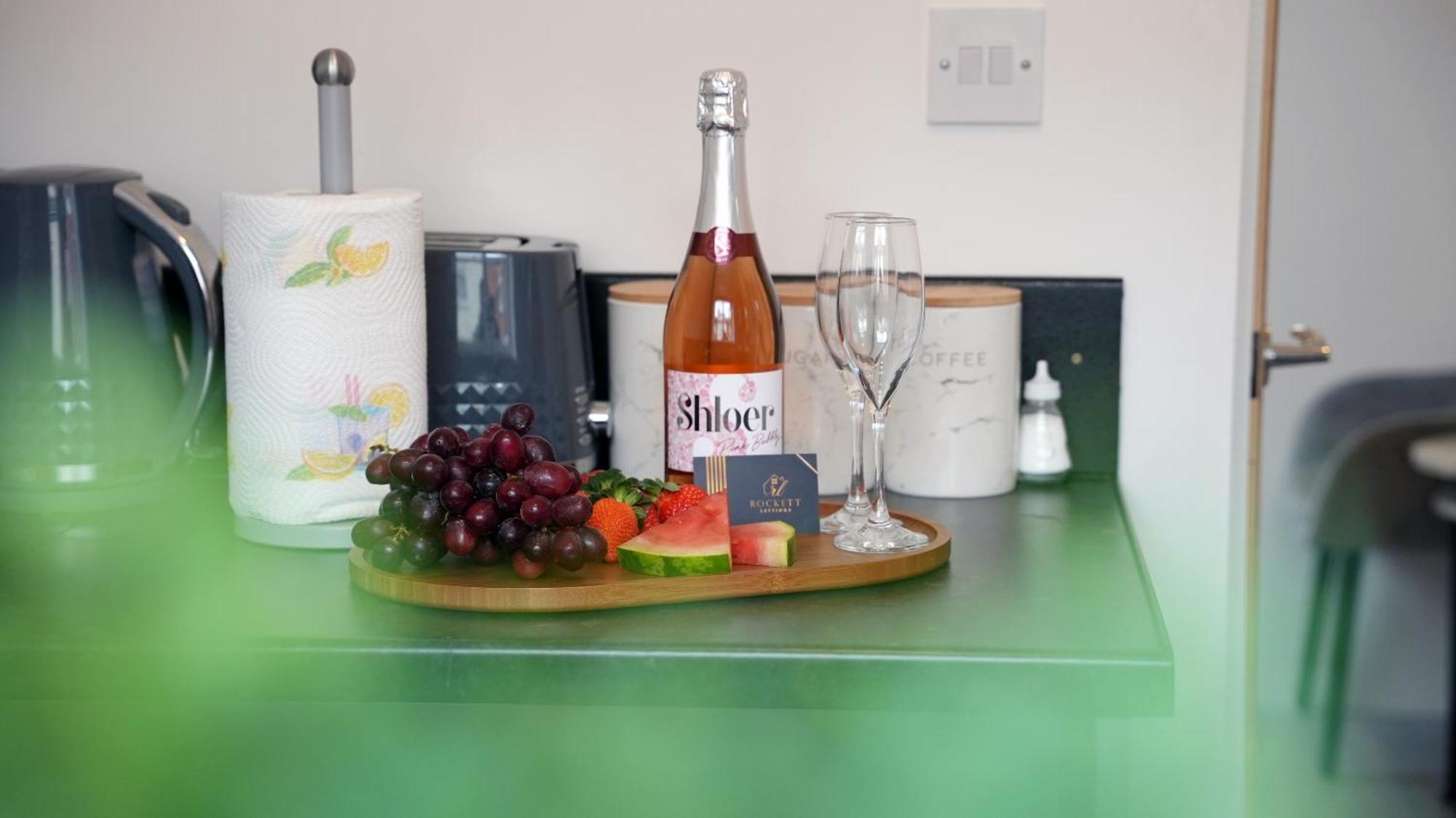 City Centre House, Parking With Ev, Free Wifi, Netflix Coventry Dış mekan fotoğraf
