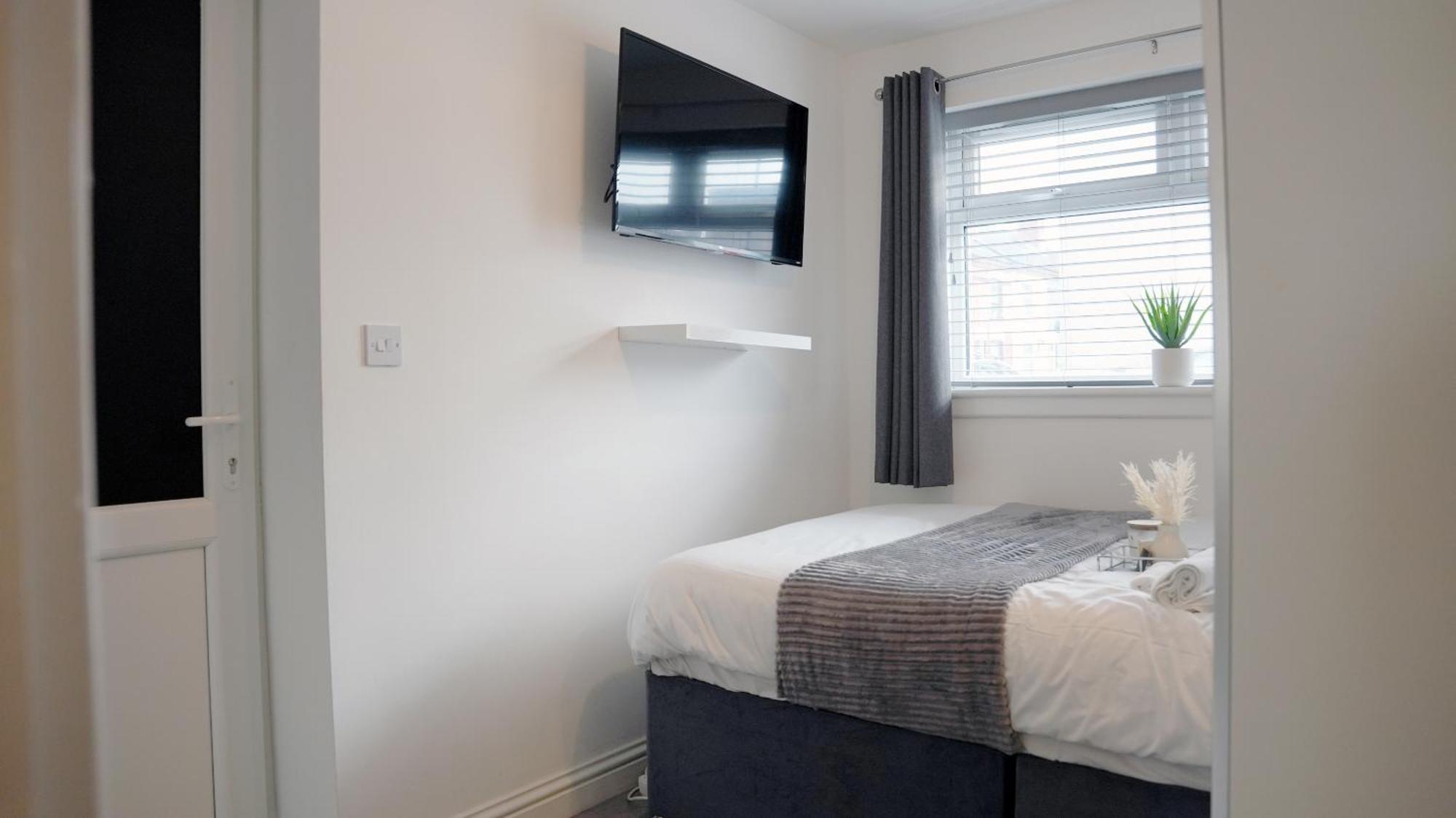 City Centre House, Parking With Ev, Free Wifi, Netflix Coventry Dış mekan fotoğraf