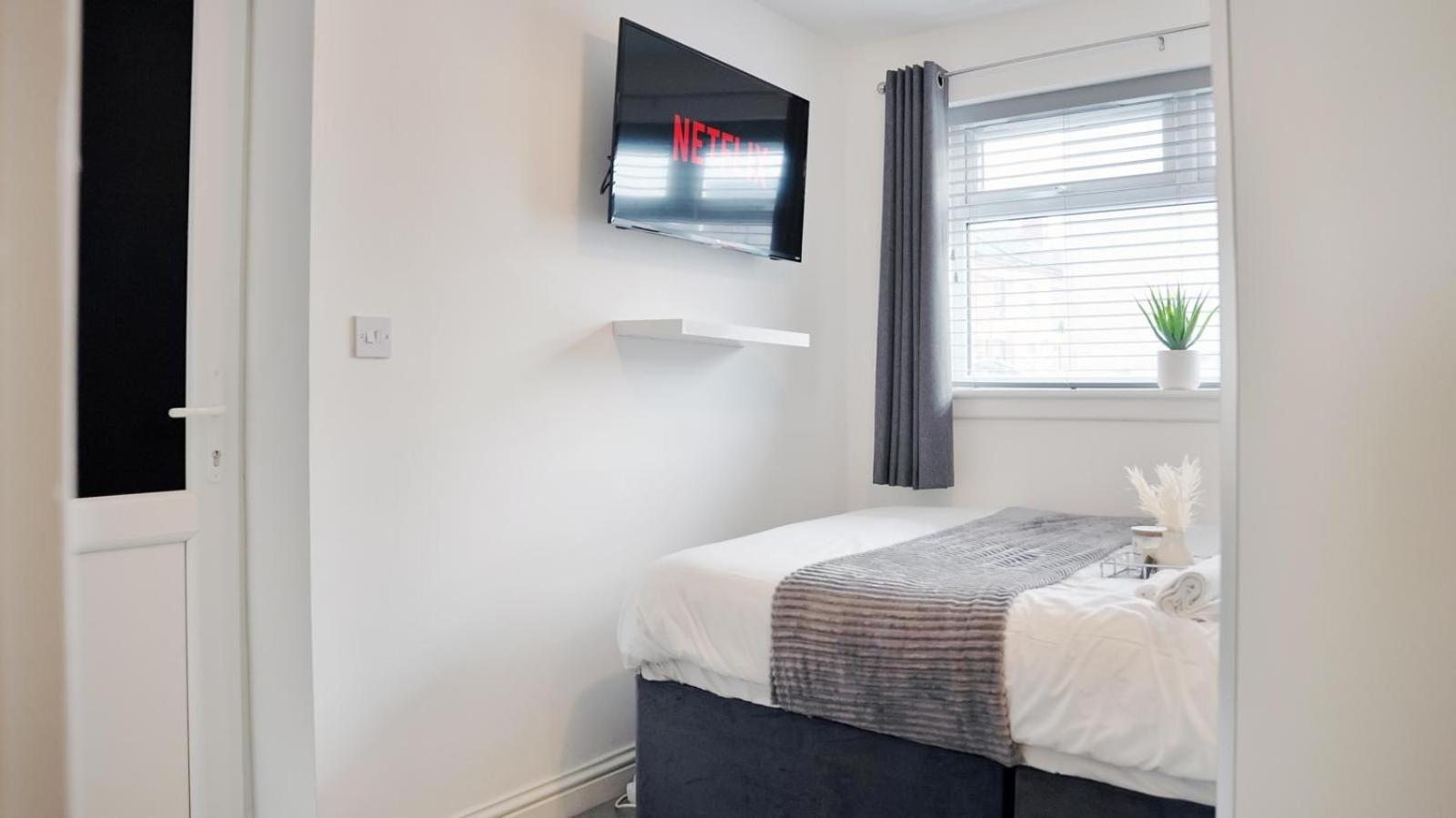 City Centre House, Parking With Ev, Free Wifi, Netflix Coventry Dış mekan fotoğraf
