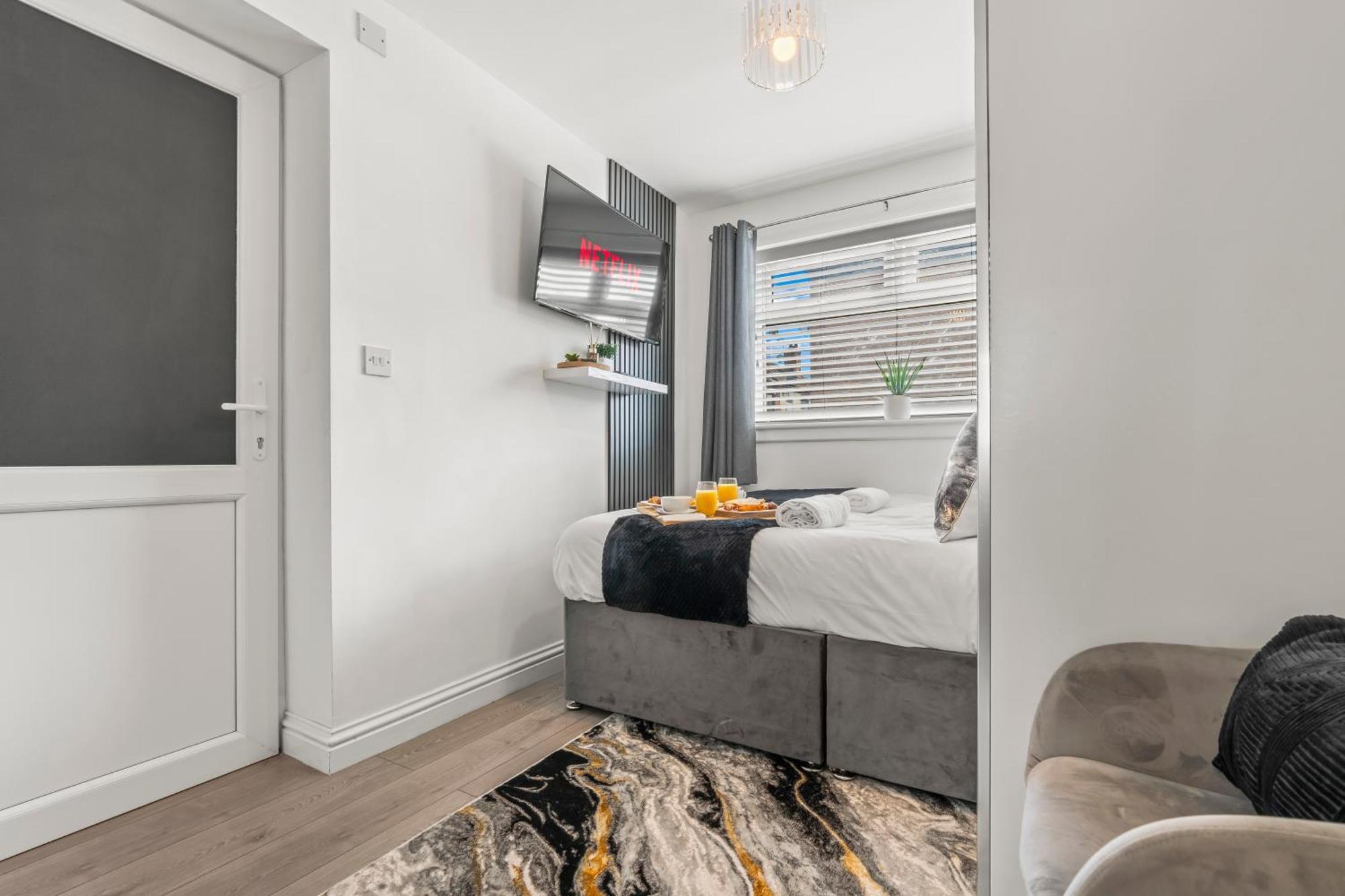 City Centre House, Parking With Ev, Free Wifi, Netflix Coventry Dış mekan fotoğraf